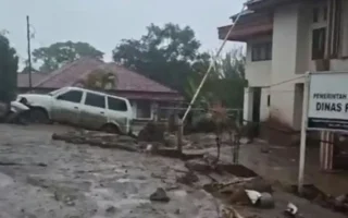 Banjir Bandang Terjang Solok, Kantor Pemerintah dan Rumah Warga Terdampak