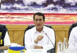 Menteri Pertanian Andi Amran Sulaiman membahas penindakan impor beras ilegal